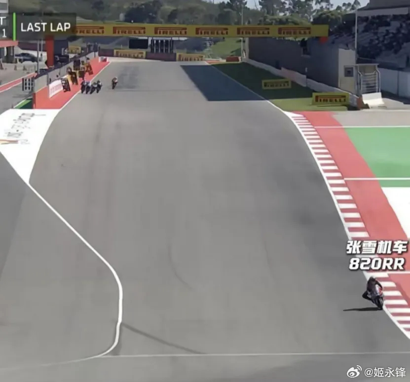 投资人开抢张雪摘自 刘博 投资界“有张雪的联系方式吗？”这两天，身边的投资人都在