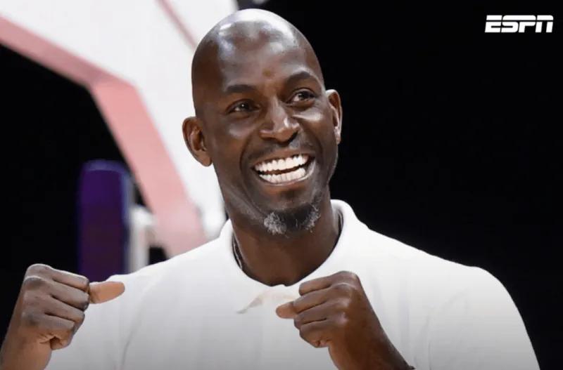 终于来了！
明尼苏达的图腾！老狼王！
恭喜kg， 凯文·加内特！
Shams：加