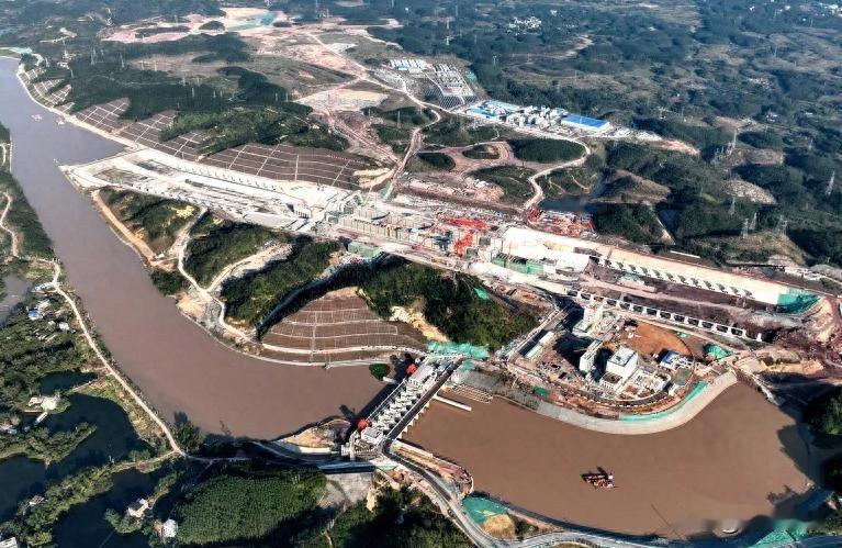 平陆运河：一把钥匙，解锁西南的“出海口”困局
平陆运河修在广西，但最激动的人群，