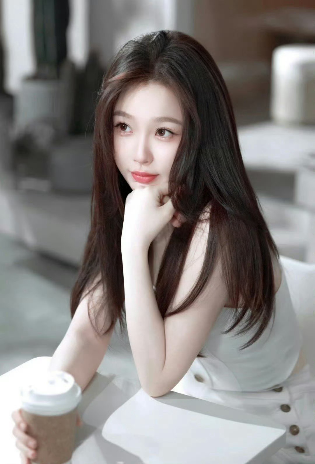 虞书欣与华策到期不续约欣欣子做自己的大女主[送花花][送花花][送花花] ​​​