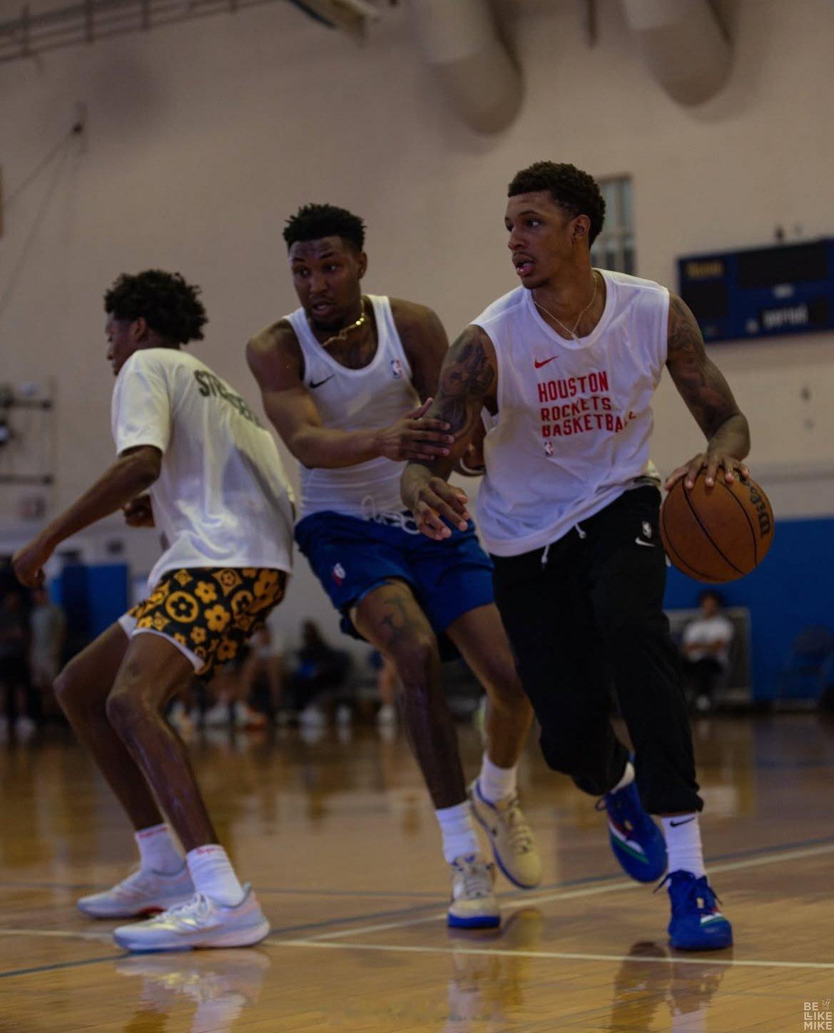 [打call][打call][打call]。小贾巴里史密斯休斯顿火箭NBA吐槽大