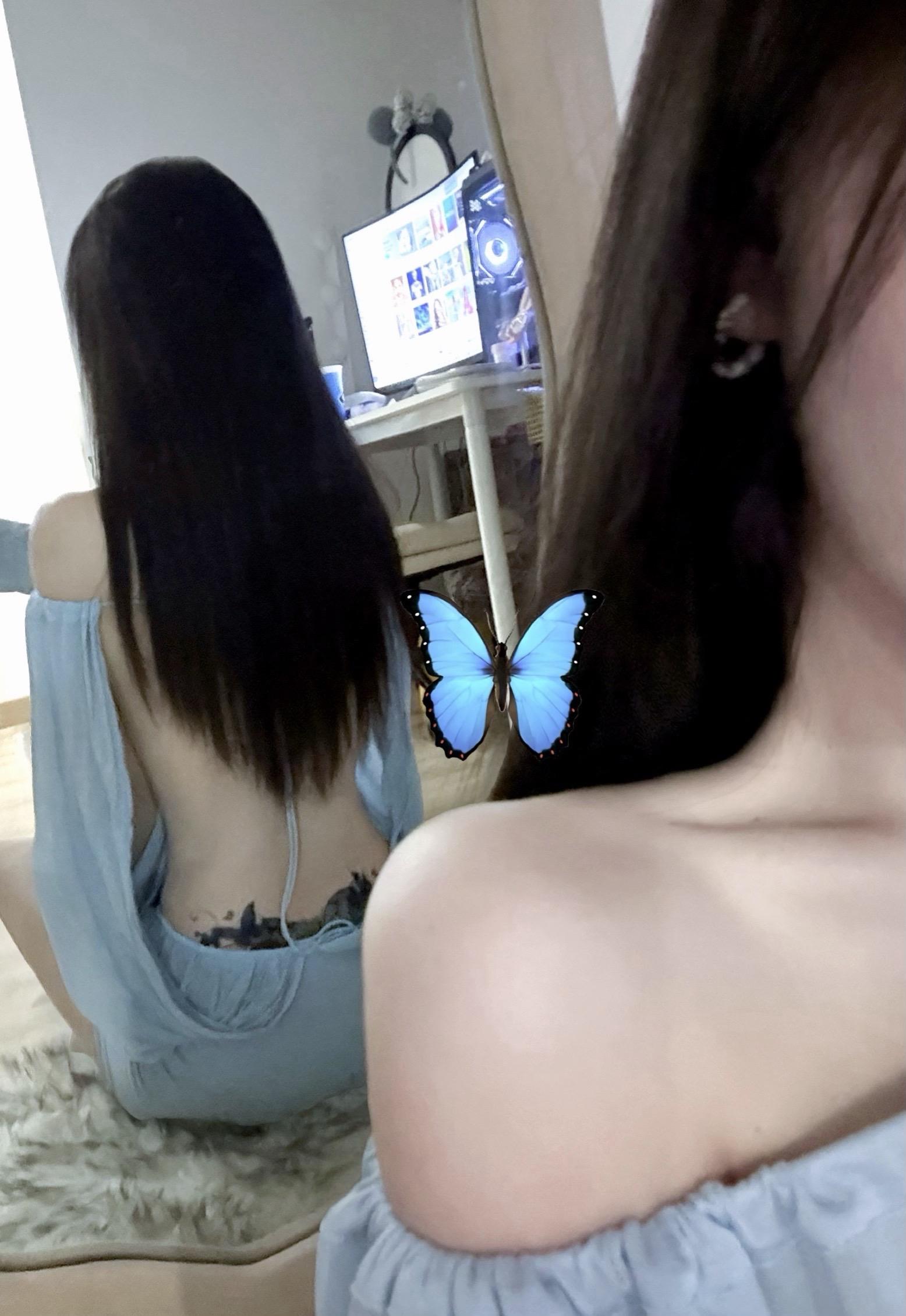 蓝色代表忧郁🦋