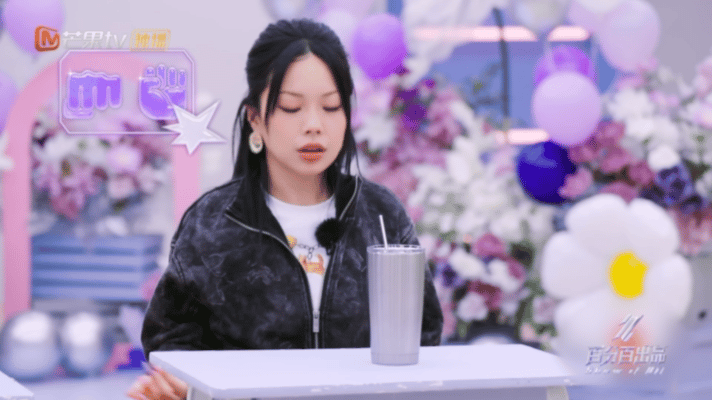 #万妮达出外务插空练浪姐舞台#人前是气场强悍，可以解答一切疑惑，贴心的都管，人后