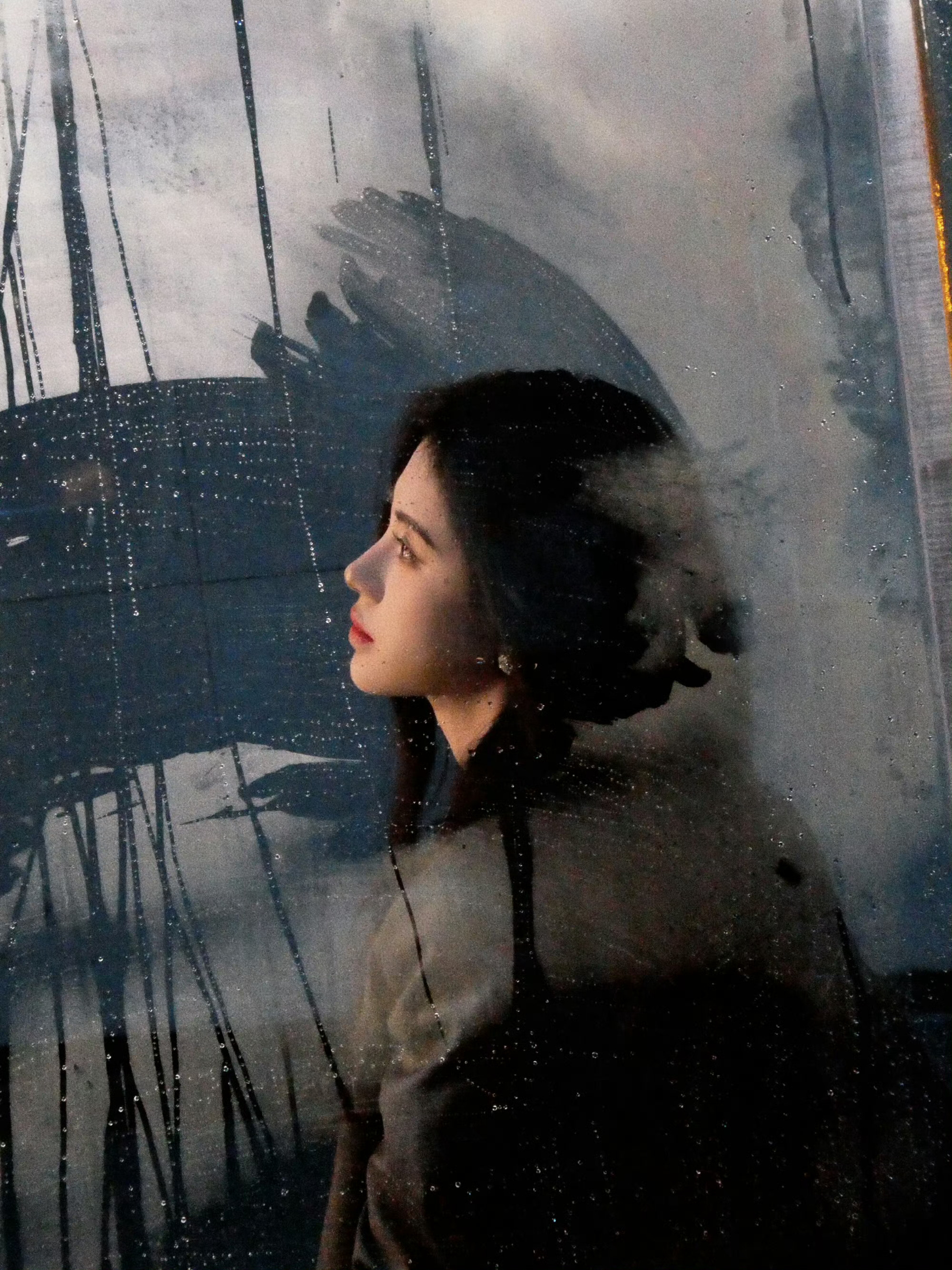 鞠婧祎Q音出图氛围感的神，太好看了好忧郁的感觉