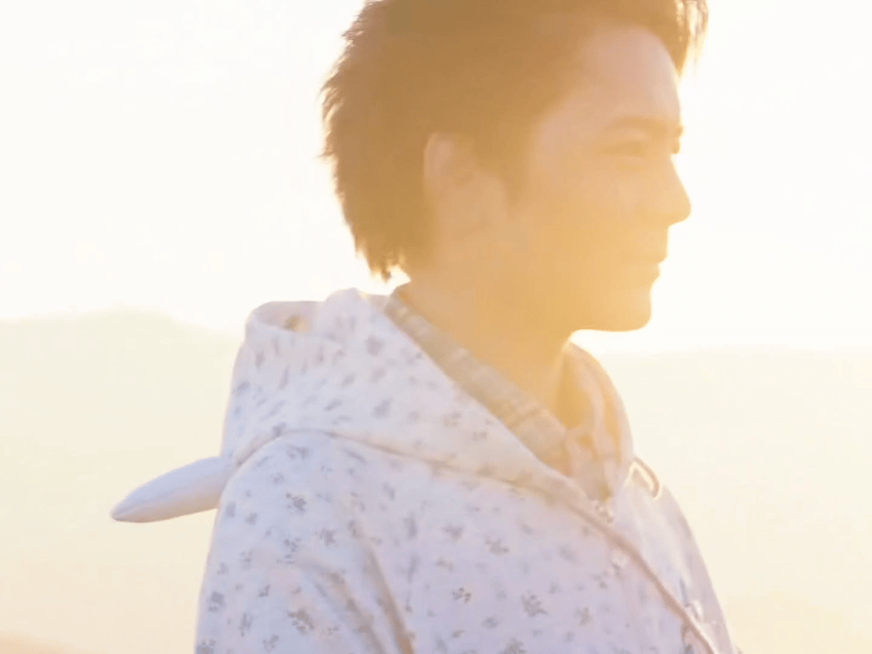 世界辽阔，尽情探索，努力登顶的路上愿你一直“开心”和“做自己”。 