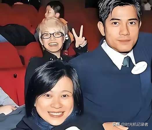 郭富城的经纪人小美都变老了，他还是那么帅气，喜欢郭富城是他和张柏芝的《浪漫樱花》