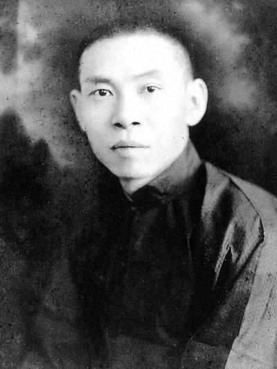 杜月笙辉煌时有3000万银元，相当于如今多少钱？算完才知他多厉害?1951年，上