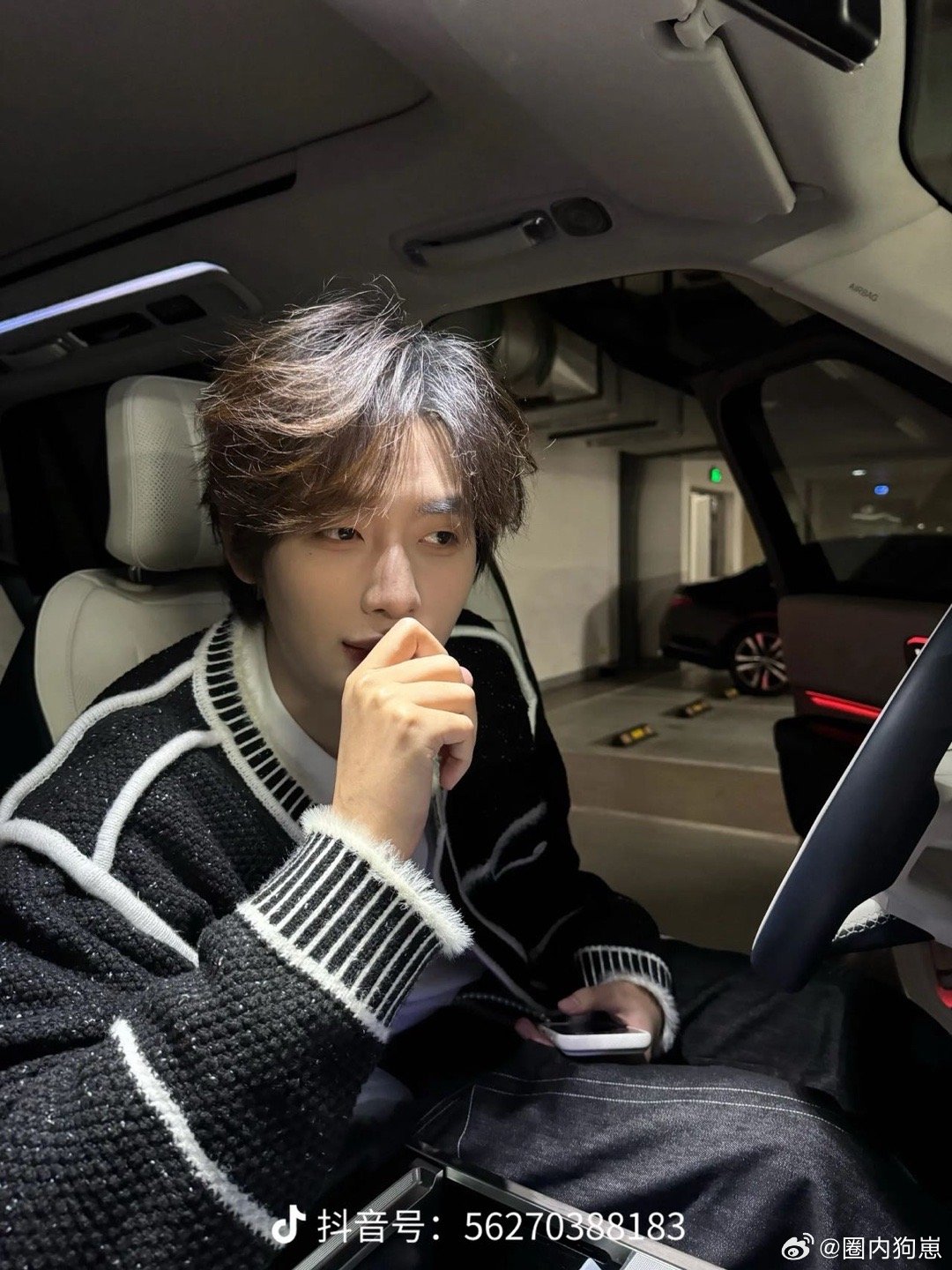 中国boy字面意义上的塌房 真的被中国boy笑到不行，一年没回郊区房子，直接迎来