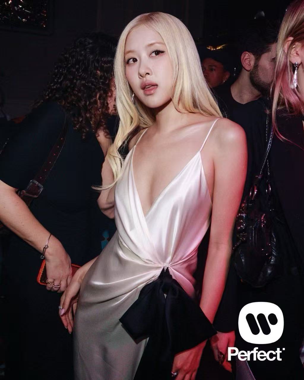 斯哈斯哈…………看得我狂流水 