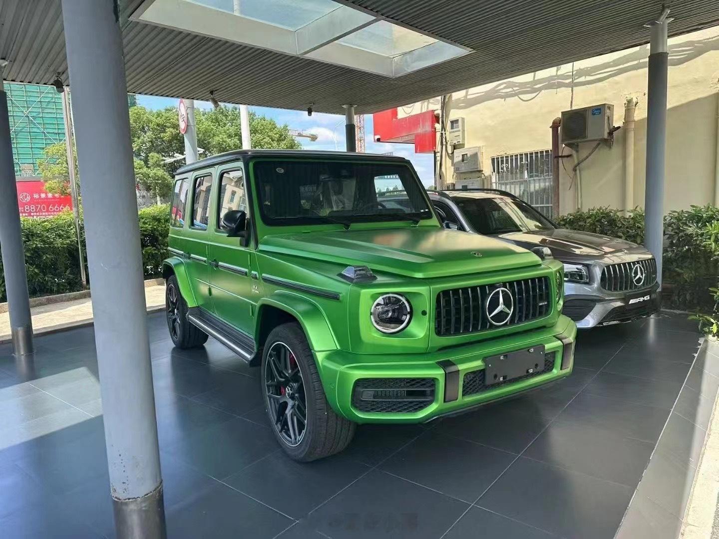 G63哑光魔焰绿/柠檬绿​大满配现车+29万[馋嘴][馋嘴]#奔驰##奔驰g# 