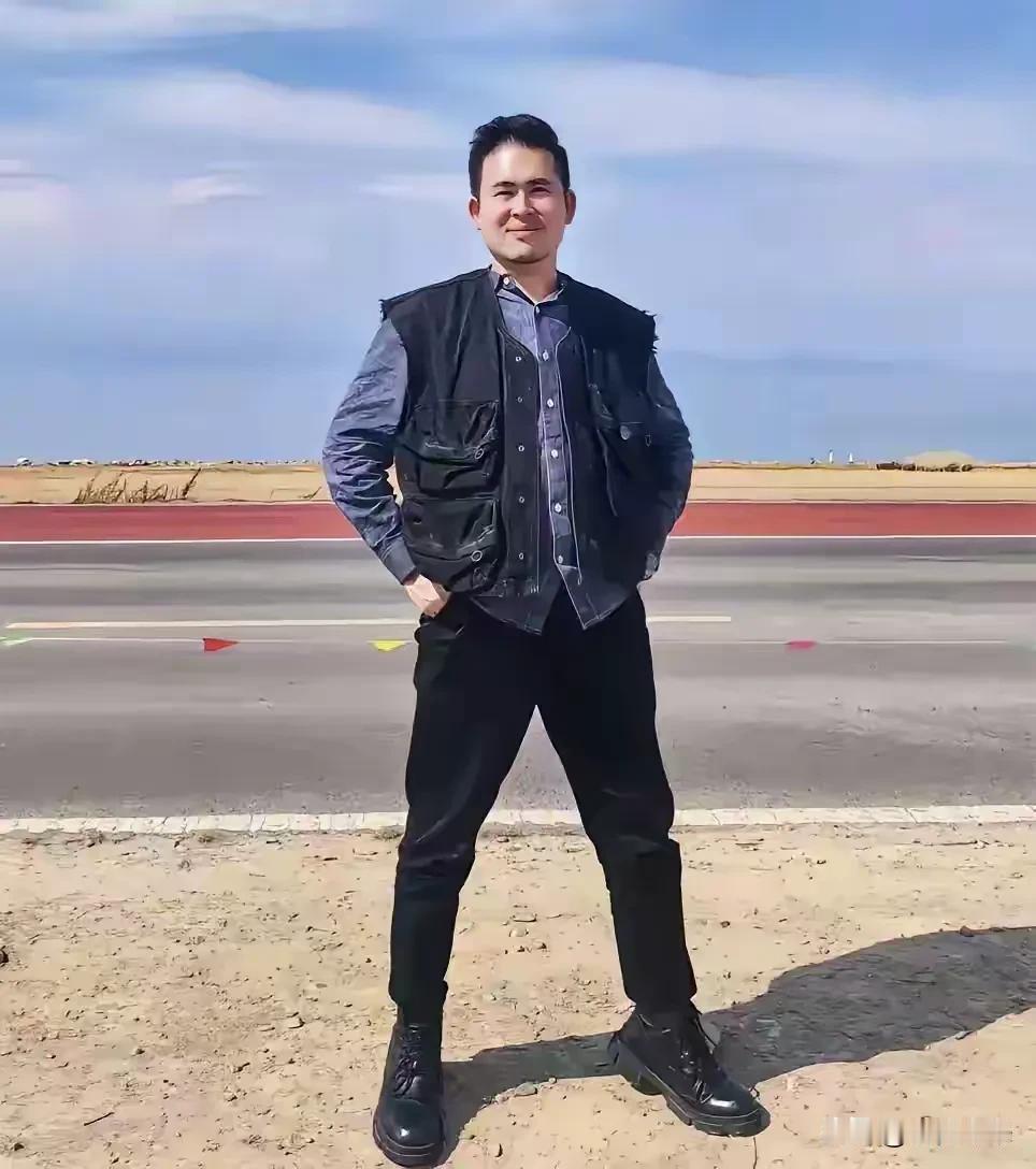 王炳忠9月14日发布视频，其中一句话特别击中心弦！他表示，“祖国每一寸领土都不可