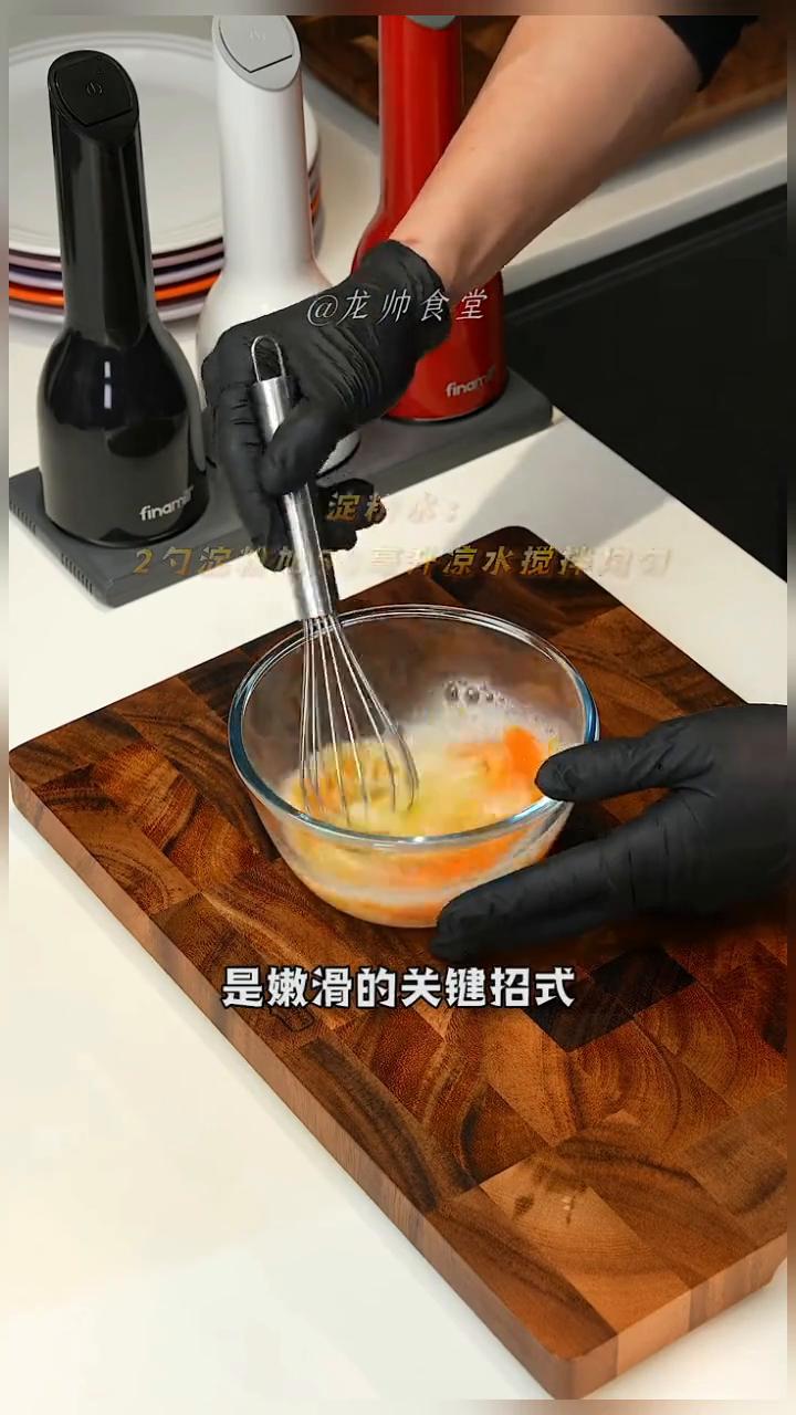 爆汁肥牛抱蛋。
龙帅食堂。
肥牛抱蛋下饭传说，肉蛋爆汁一口猛嗦，教你十分钟轻松上