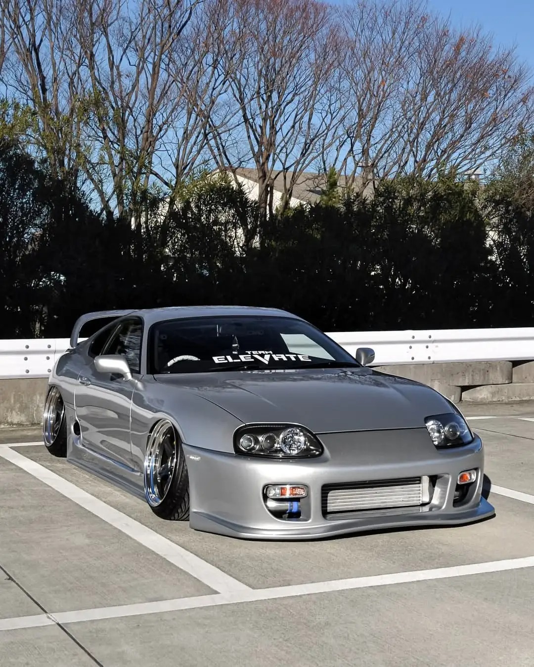 纯银色车漆的Supra MK4，简简单单干干净净绝美车片 ​​​