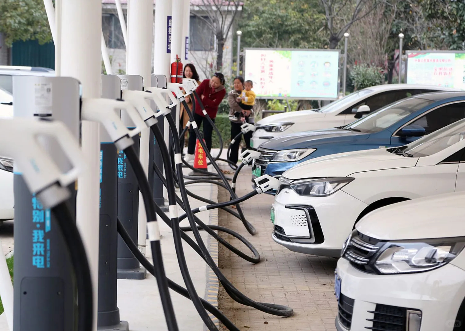 汽车 油价大涨时代要选择新能源么？当下油价高起，是不是可以选择一辆新能源车呢一、