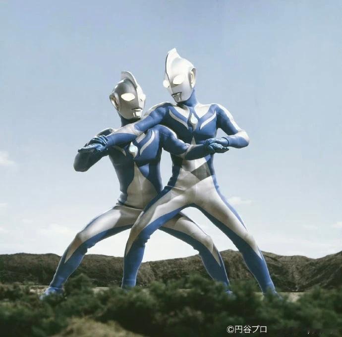 奥特曼2025动漫嘉年华动漫点评团奥特曼 高斯奥特曼剧照和罗布奥特曼剧照 