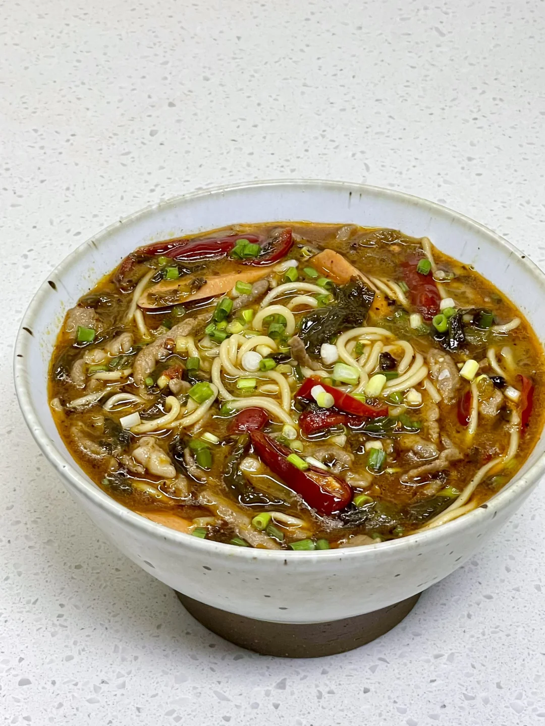 酸爽入味的酸菜肉丝面，附详细做法～