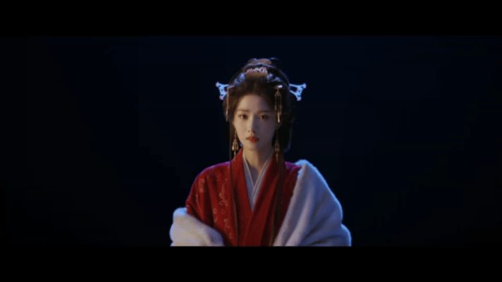 张凌赫卢昱晓刺棠开机概念片张凌赫卢昱晓概念片刺棠开机概念片氛围感太戳人，张凌赫卢
