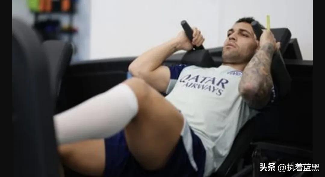 米兰体育报：姆希塔良进行单独训练，或将缺席国米对阵罗马，伤愈回归的劳塔罗将搭档小