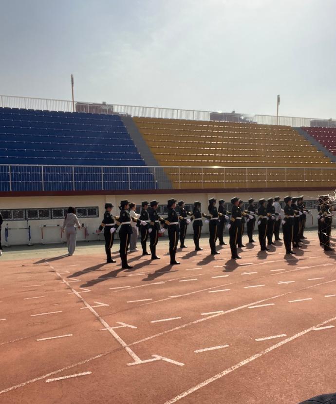 哪怕只有一丝机会也要抓住
有时候真想感叹，我命怎么好
身边全是贵人（包括刘某人）