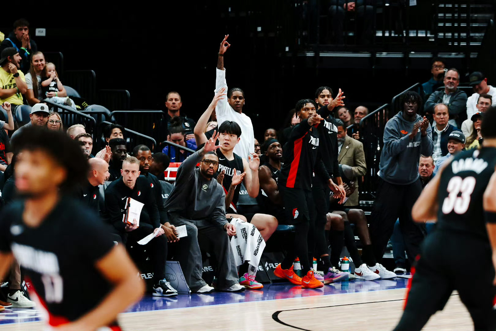 开拓者G5险胜爵士，没苦硬吃。从几场比赛下来，这是很典型的田径开拓者，但又有所变