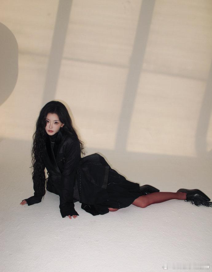 孔雪儿没有强迫症来看娱乐谁能拒绝这种小惊喜啊，留白设计太聪明了，每一张都想保存 