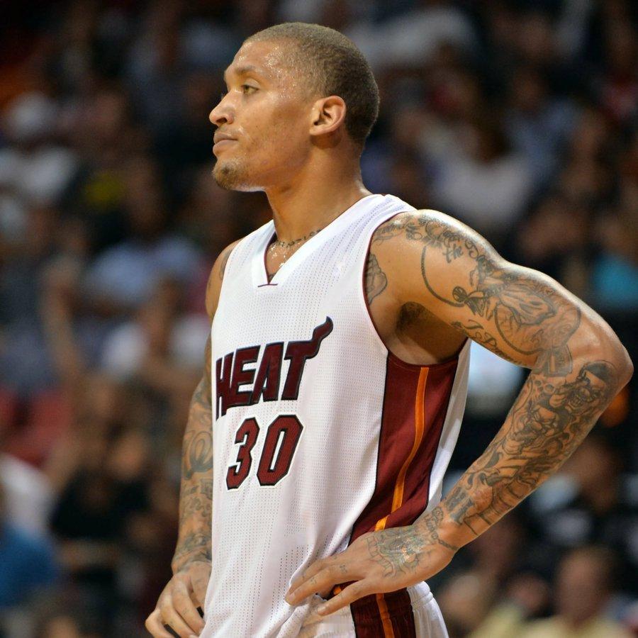 比斯利回忆NBA生涯：“如果可以重来，我会听莱利的。他让我买一套公寓，只让我妈和