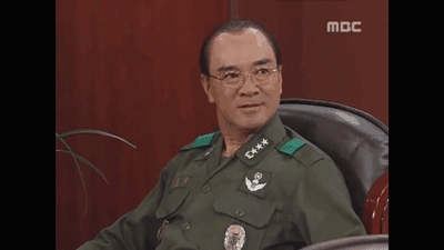 1980年8月27日，全斗焕以唯一候选人的身份当选第11任韩国总统。 ​​​