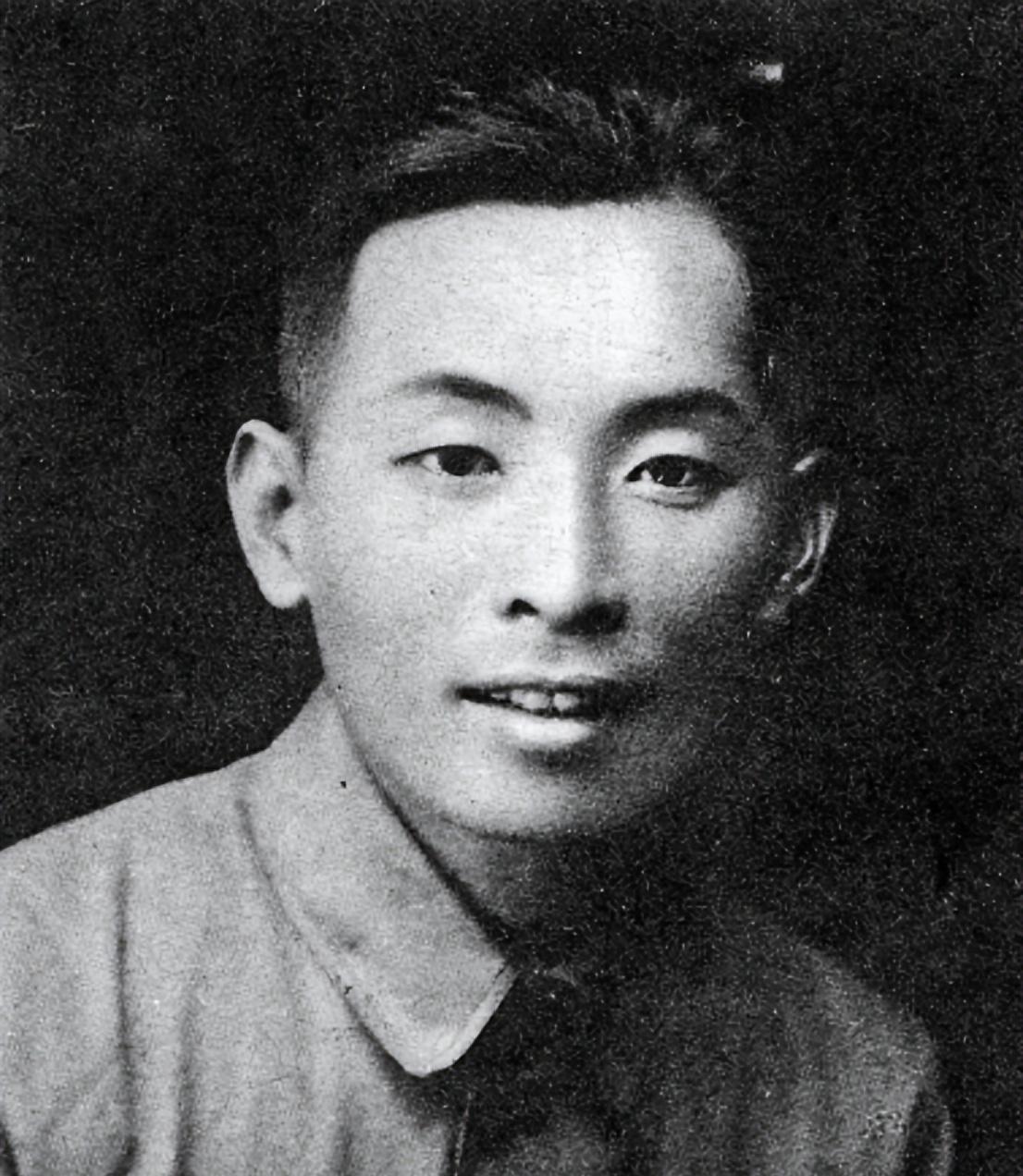 1944年叶飞去团边诊所治病，发现墙上悬挂的字画后，立刻下令逮捕老中医！
194