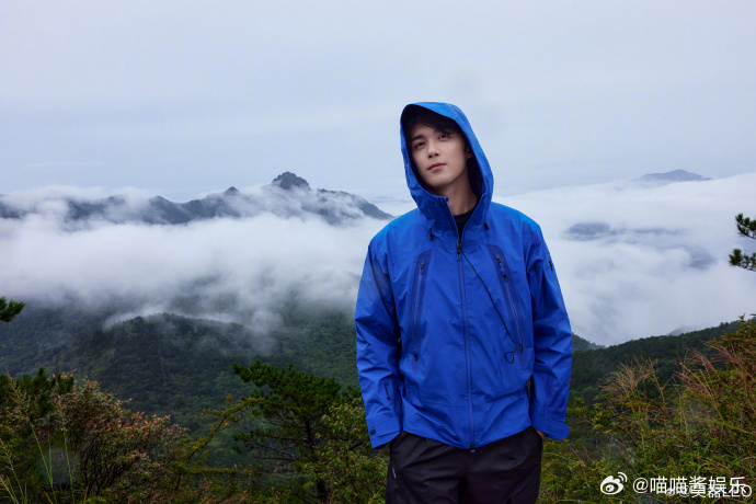 王一博吴磊李现王星越 开个旅综吧看着王一博生日还坚守岩壁挑战自我，吴磊迎着风自在