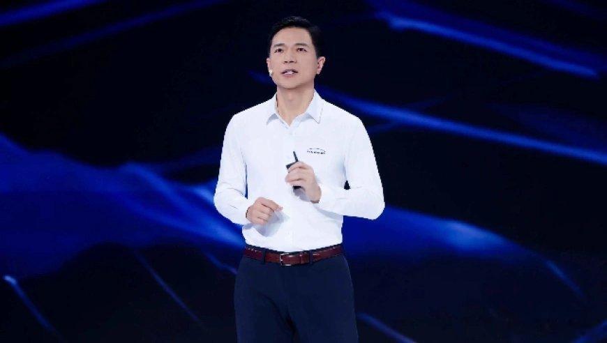 李彦宏：百度要做全球首个用AI重构所有产品的公司，搜索首当其冲 来自