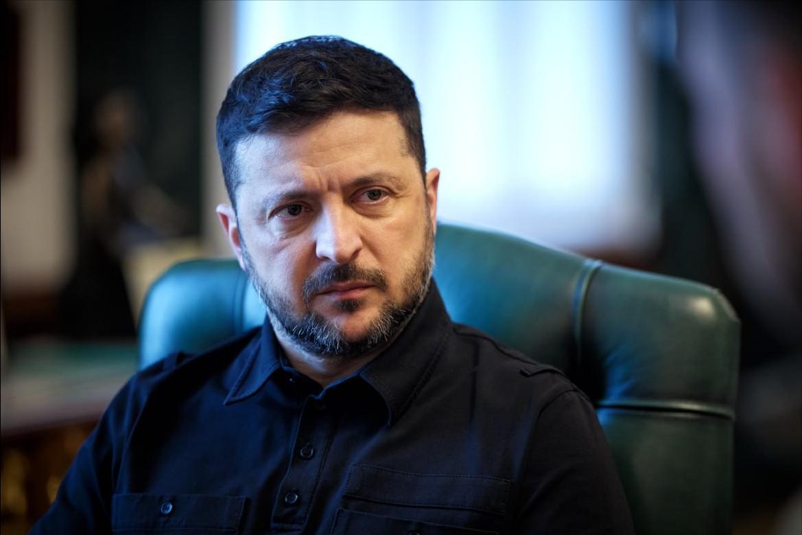 泽连斯基声称美国已经要求乌克兰，尽快撤出顿巴斯，并将这里让给俄罗斯！
但他并没有