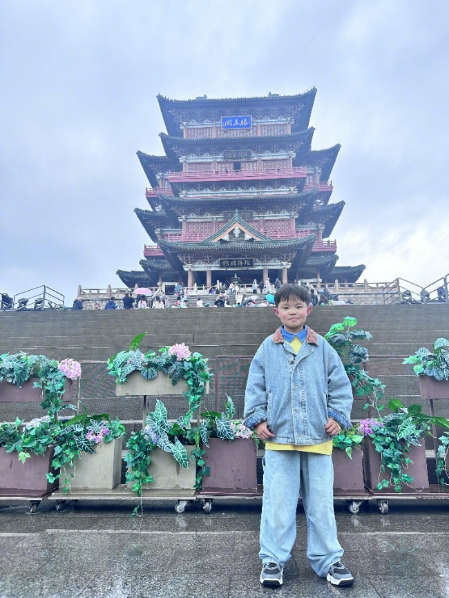 【#孩子们用诗句品尝春天味道#】#给春天的悄悄话#  安徽首个春假遇上清明节假期