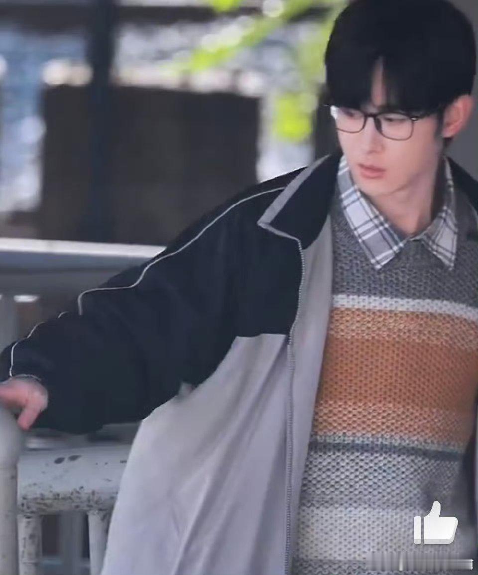 田嘉瑞《一路灿烂》李思博路透，高智男大！！ ​​​黑框眼镜带着好呆[污][污][