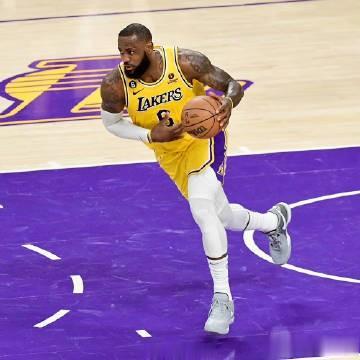 Windhorst：阿泰斯特是极少数身体素质能跟詹姆斯对上的球员

近日，名记W