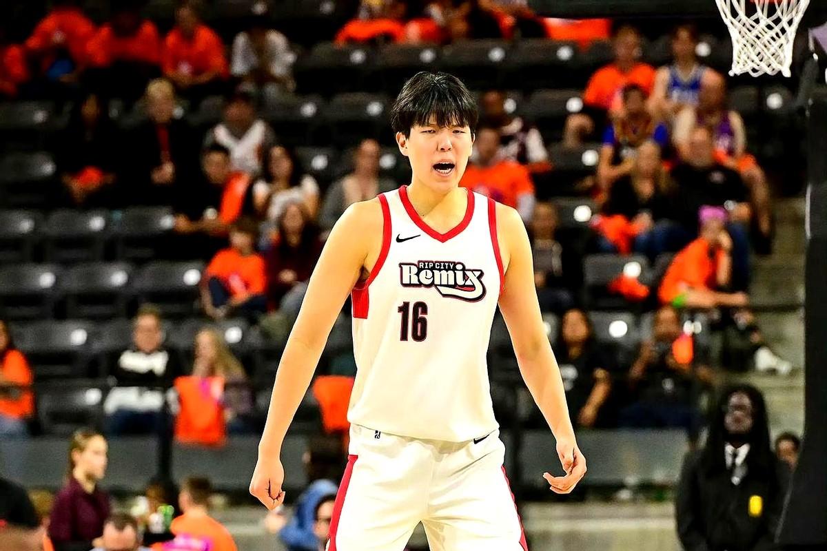 比赛中，撕裂之城混音又败了，关键在于状态起伏大到让人头疼。

他们的投篮和失误都