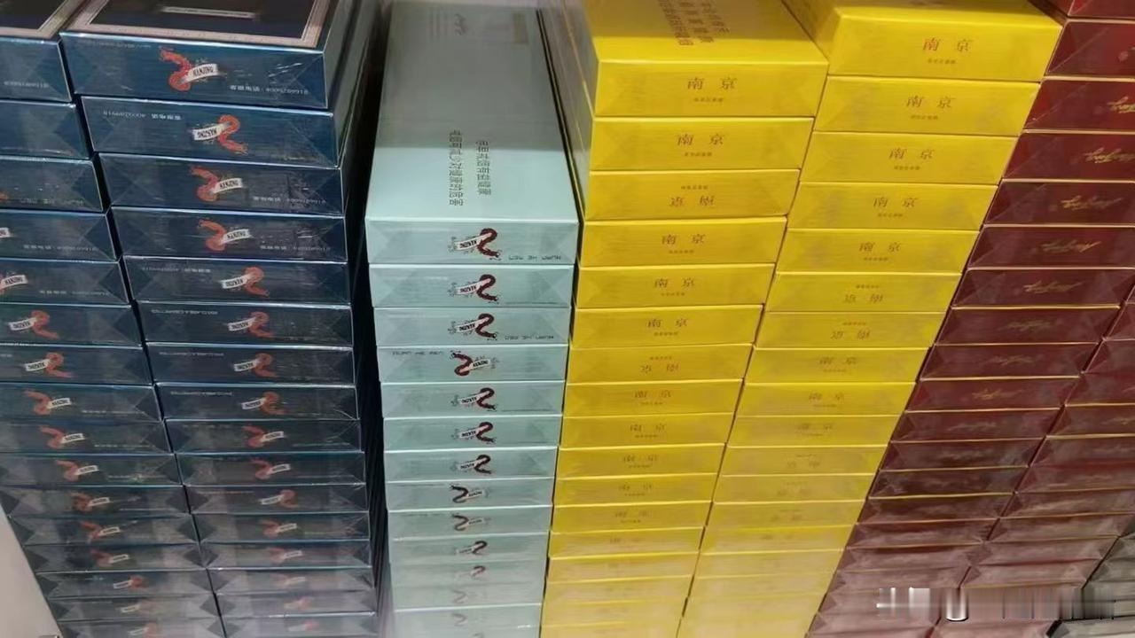 说实话不期待，因为看了原版的在看翻牌的有点不习惯，还是喜欢原版
