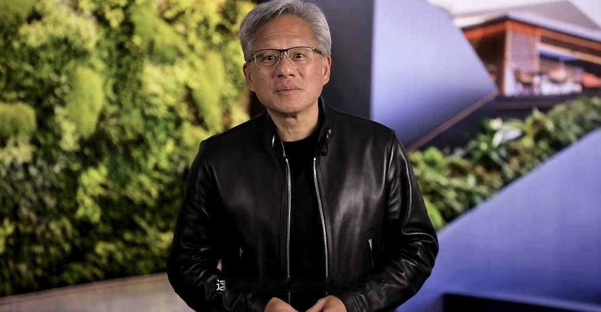 黄仁勋来中国的座驾经常被拍到，是迈巴赫S680