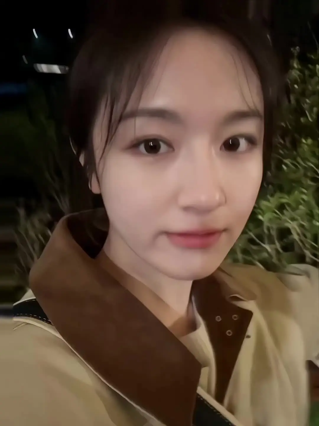 无论爱上什么人 我都不再埋怨我自己 我的感情至诚至真 我是个很好的人.