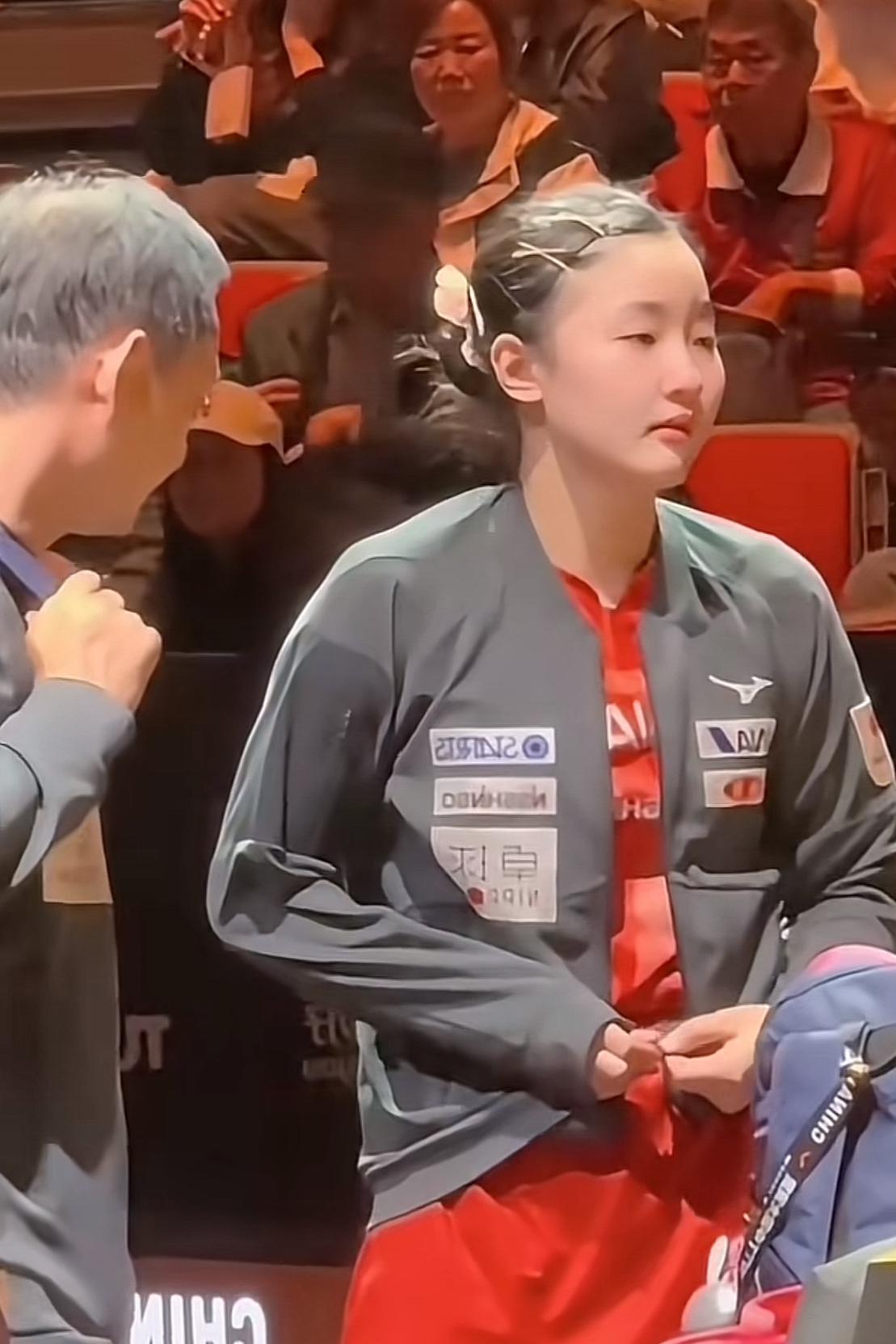 张本宇：美和，别哭了！
女儿：爸爸，我太难受了！

张本宇：我知道，她太强大了！
