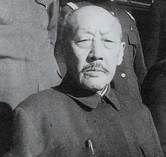 1955年，在抚顺战犯管理所里，卖豆腐出身的大汗奸张景惠已经84岁了，正戴着假牙