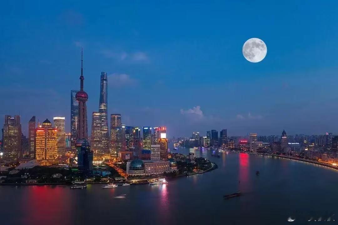 爱中秋爱自己一年有12次月圆。今天的中秋夜，月亮也圆。这是“但愿人长久”的朴素心