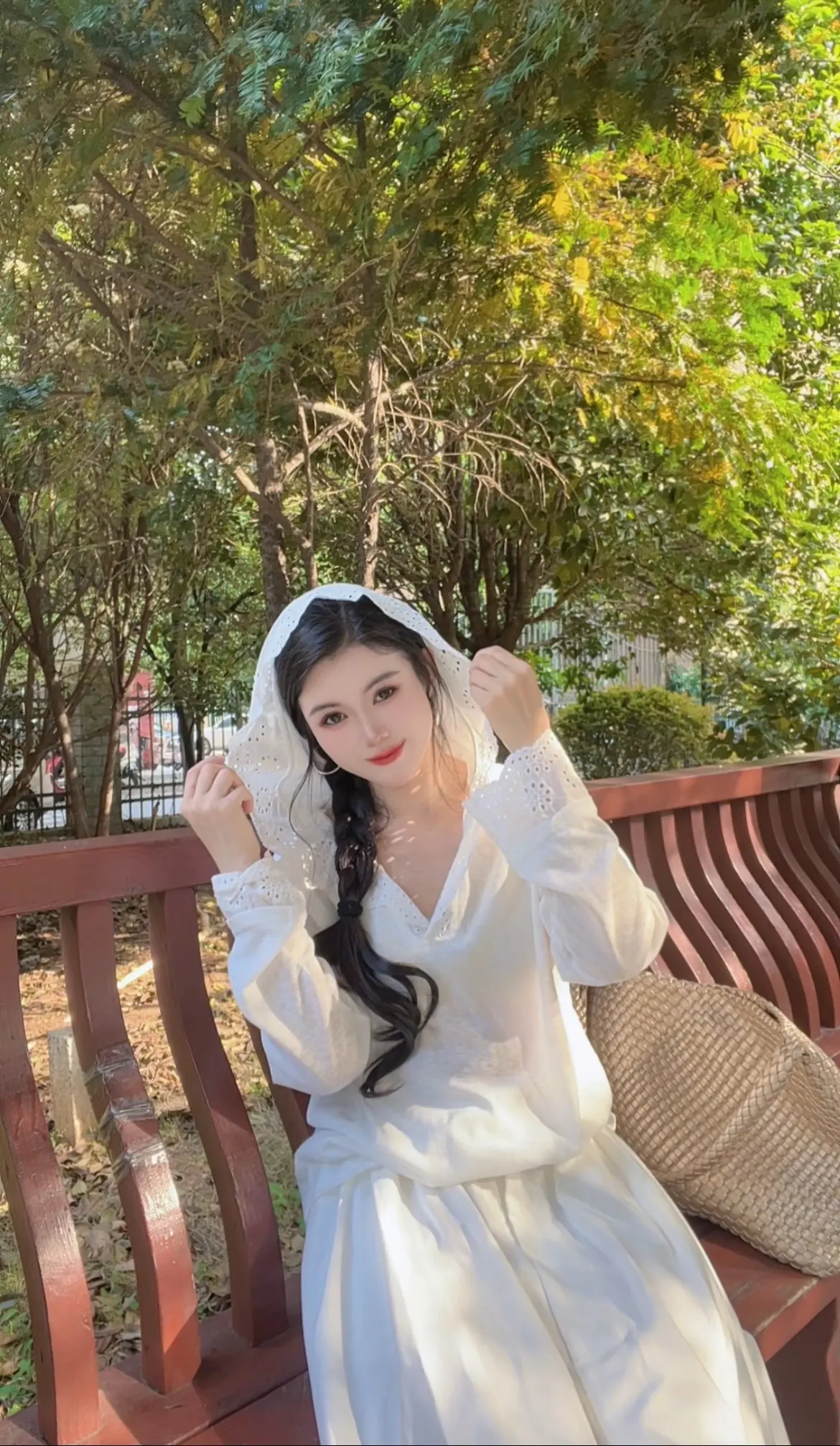 “经济条件允许下，人在年轻时适当吃喝玩乐，不要总想着退休了再享受生活...