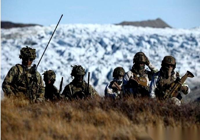 德国和英国牵头，欧洲几个大国正在悄悄商量一件事：往格陵兰岛派兵。
但这次不是为了