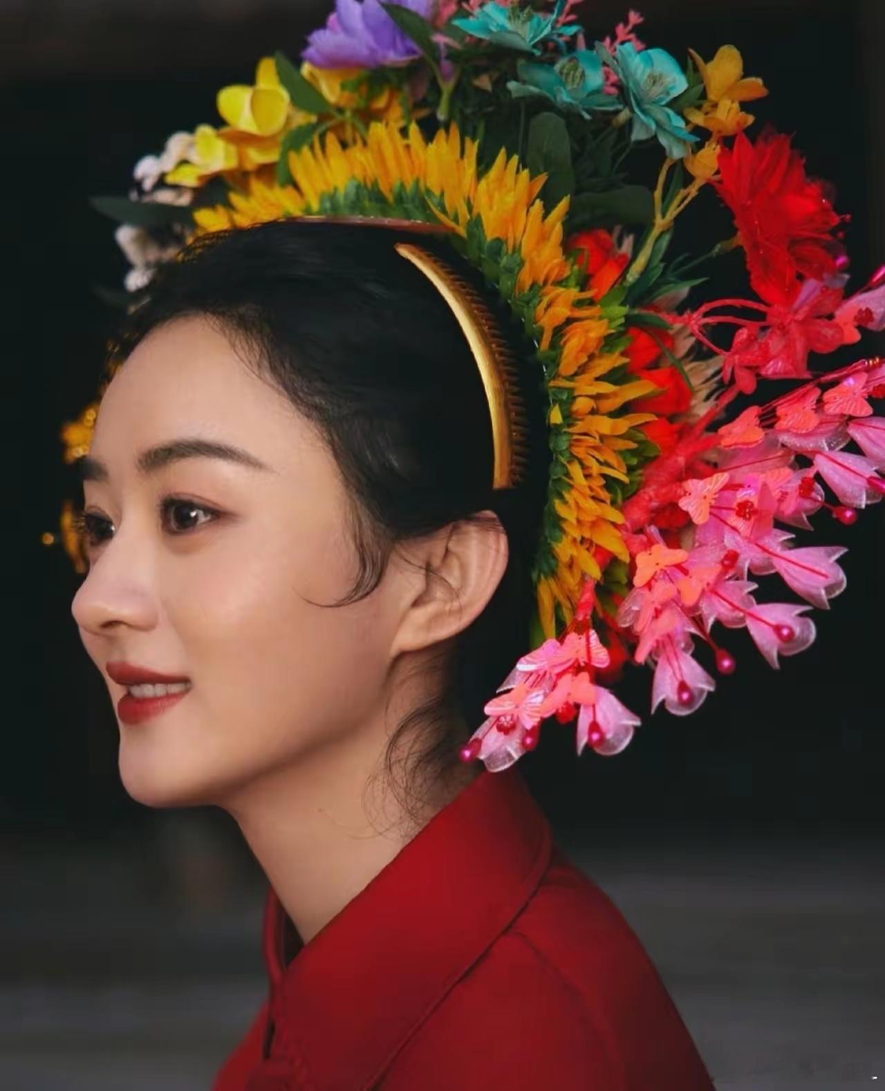 孟子义簪花造型出圈，赵丽颖反被恶意拉踩？从2023到2026，时隔三年，内娱女星