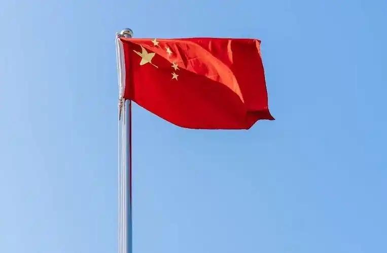 当一些国家还在为国际会费扯皮、试图用欠债来要挟他国时，中国正以截然不同的姿态，在