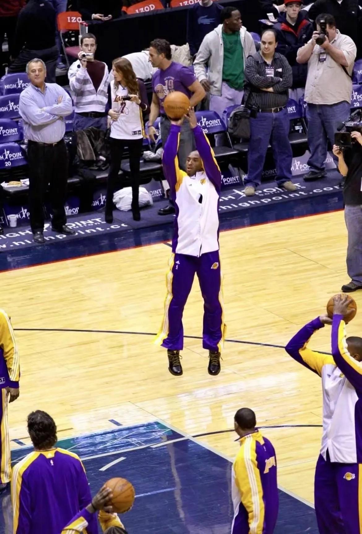 不要去想太过遥远的未来，也不要去懊悔无法改变的过去，如果总纠结于“如果当初”或是