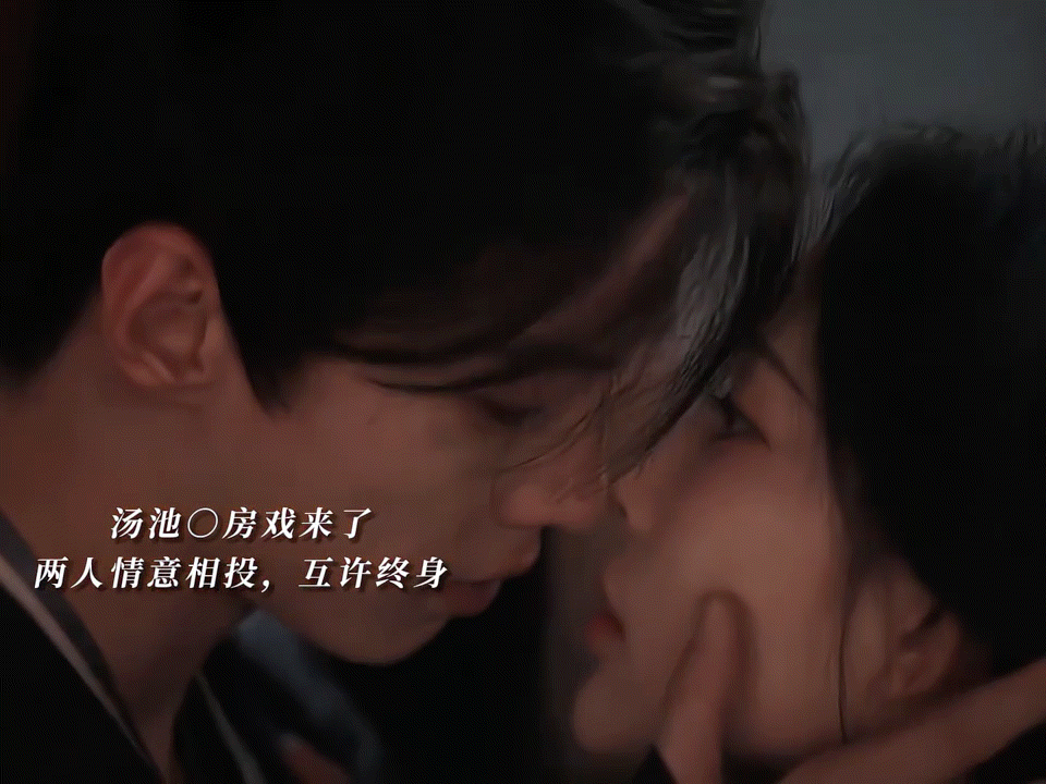 孟子义何与百花杀圆房戏孟子义何与圆房戏曾经二人闹过决裂，主动划清彼此界限，刻意斩