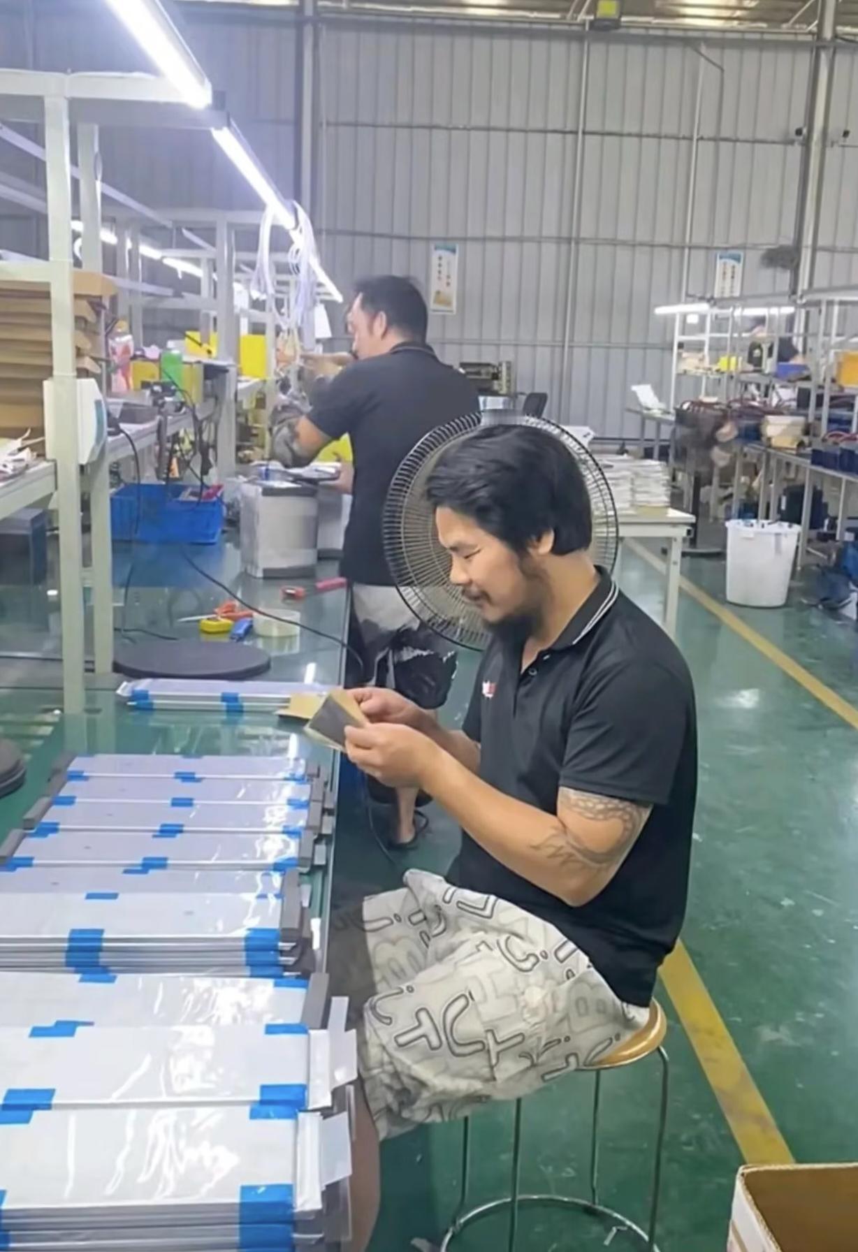 说好这辈子不可能打工的……