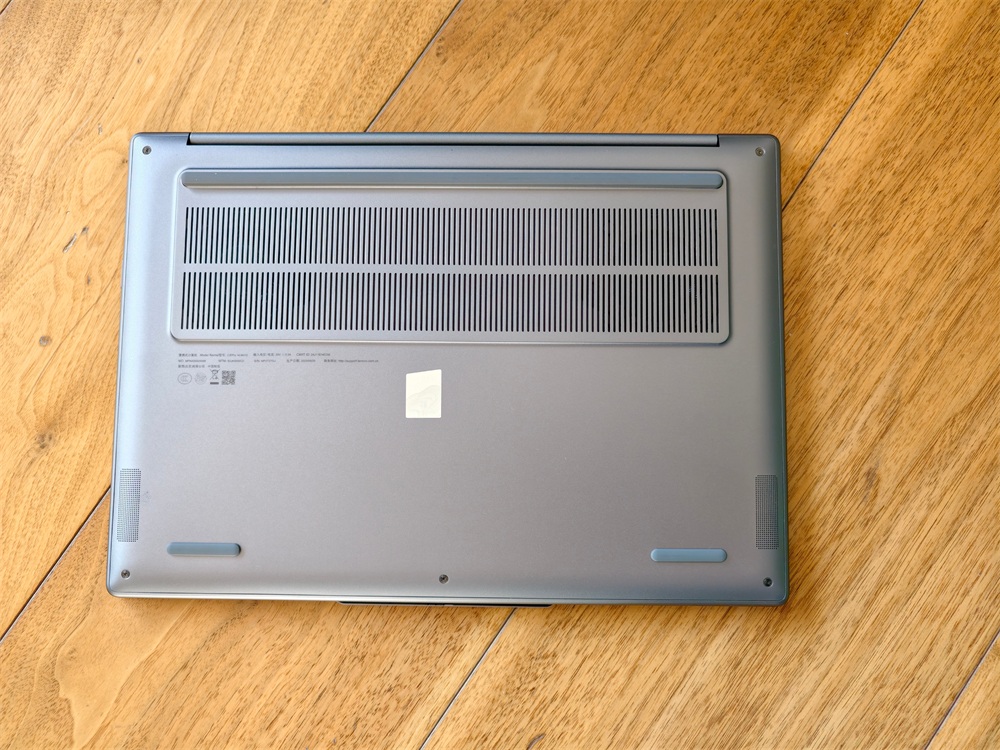 联想小新 Pro14 GT Ultra 5 225H 开箱：金属质感的性能级轻薄本