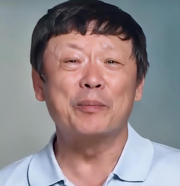 胡锡进10月22日提出一个与众不同的观点，称“现在有时要适当照顾一下进口货了，这